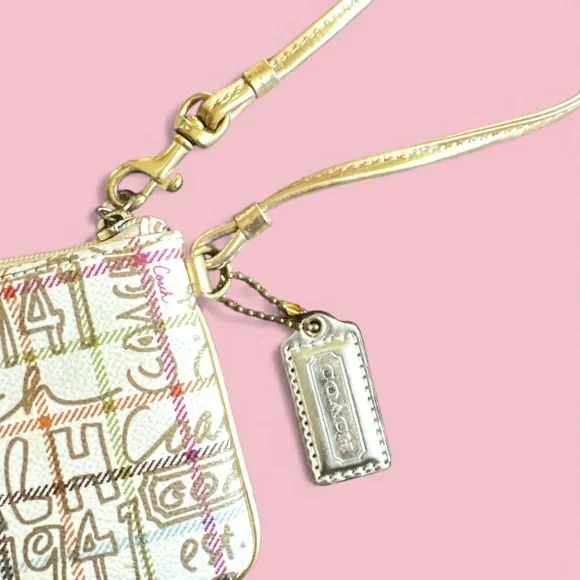 NWOT Coach Graffiti Multicolor Wristlet NWOT w/ Gold Strap – Holiday Glam 🎄✨ - Picture 4 of 5